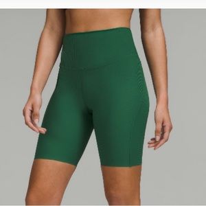 Lululemon Base Pace 8” Ribbed shorts Green